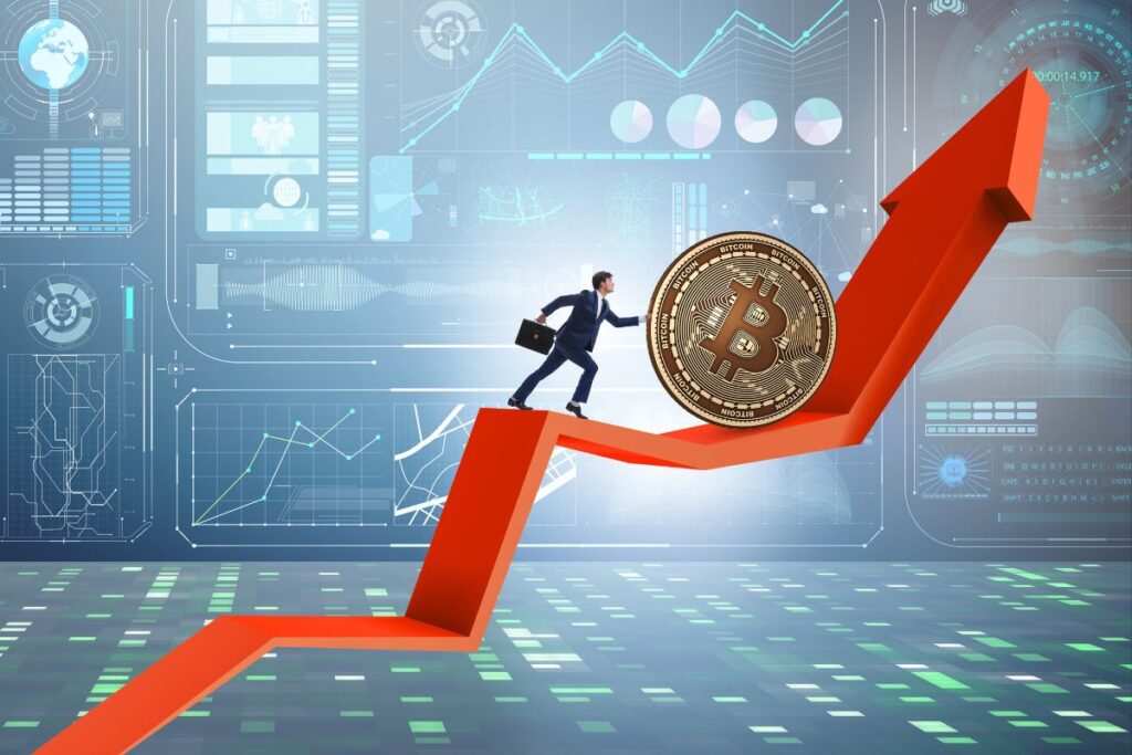 Homem de negócios subindo seta vermelha ascendente com Bitcoin, representando crescimento e lucros em plataforma digital de afiliados